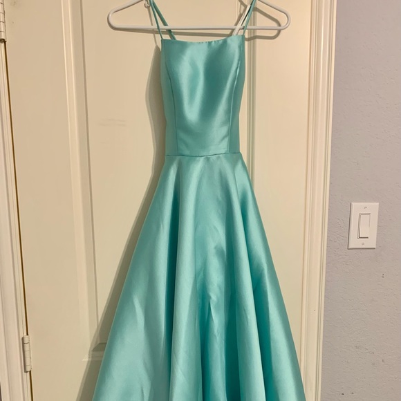 Dresses & Skirts - Prom dress/homecoming dress